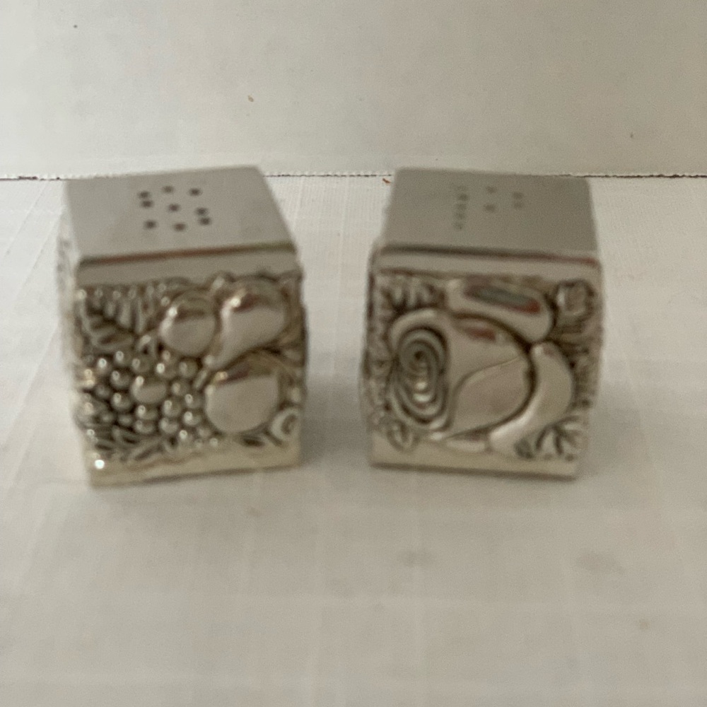 GODINGER SILVER ART CO.  LTD | Salt & Peper Shakers